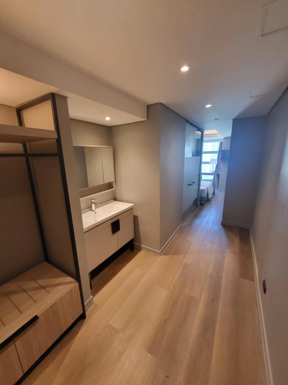 Infinity Tower Suites Makati City Zewnętrze zdjęcie