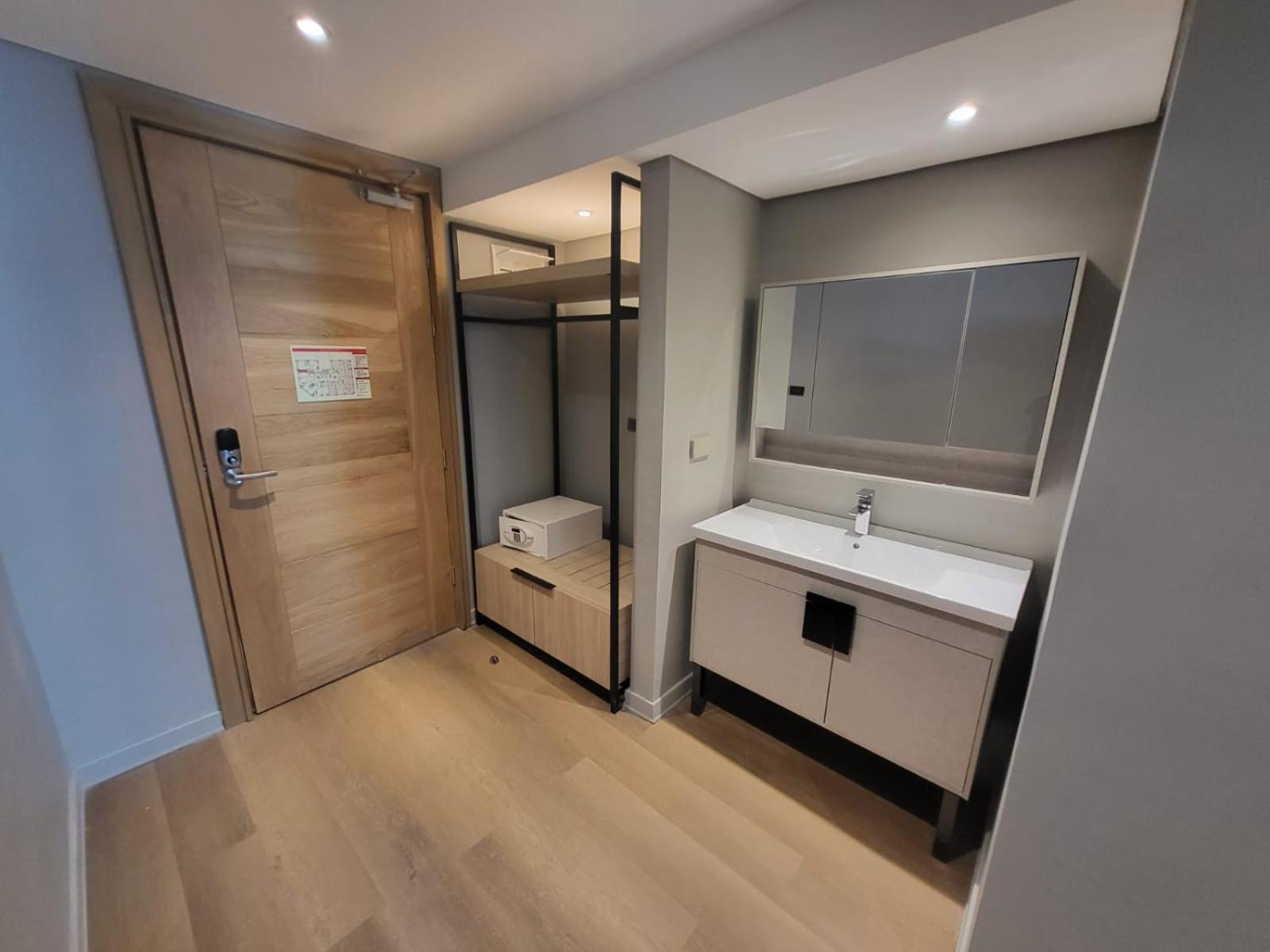 Infinity Tower Suites Makati City Zewnętrze zdjęcie