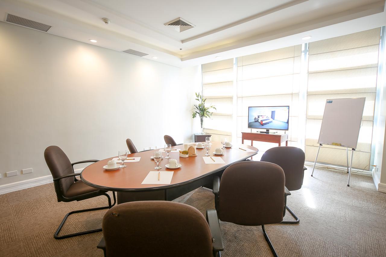 Infinity Tower Suites Makati City Zewnętrze zdjęcie