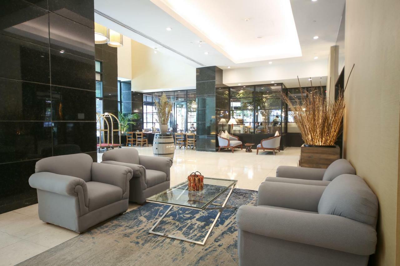 Infinity Tower Suites Makati City Zewnętrze zdjęcie