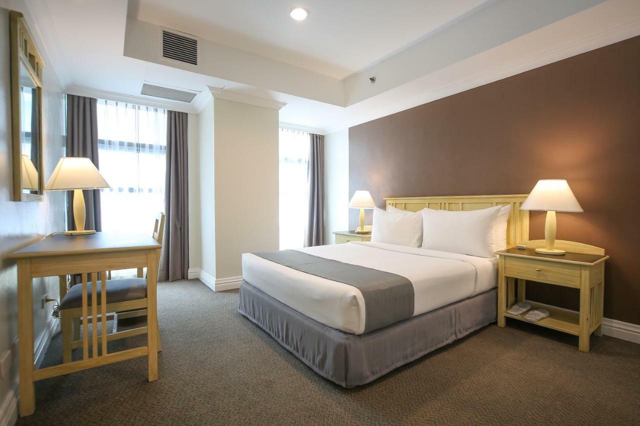 Infinity Tower Suites Makati City Zewnętrze zdjęcie