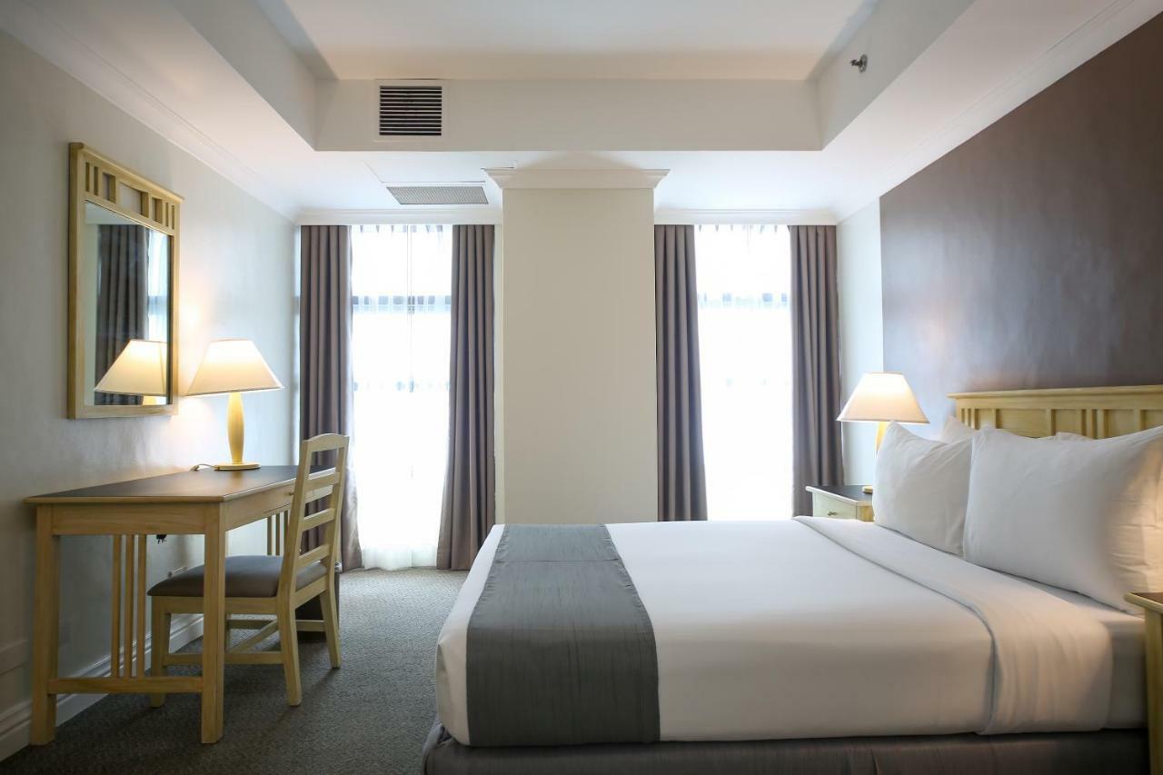 Infinity Tower Suites Makati City Zewnętrze zdjęcie