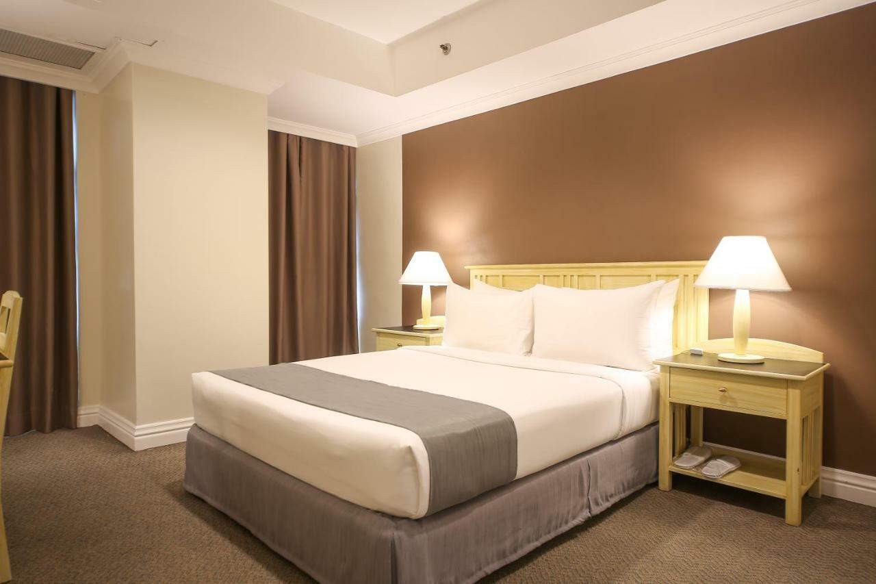 Infinity Tower Suites Makati City Zewnętrze zdjęcie