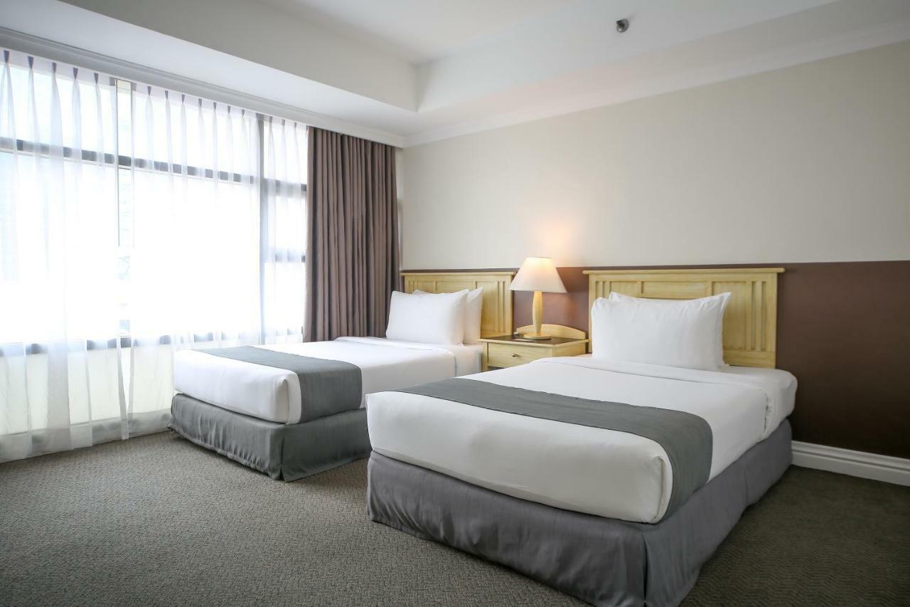 Infinity Tower Suites Makati City Zewnętrze zdjęcie
